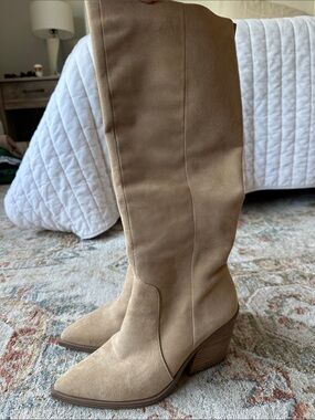 Vince Camuto Gravana Boot Size 9